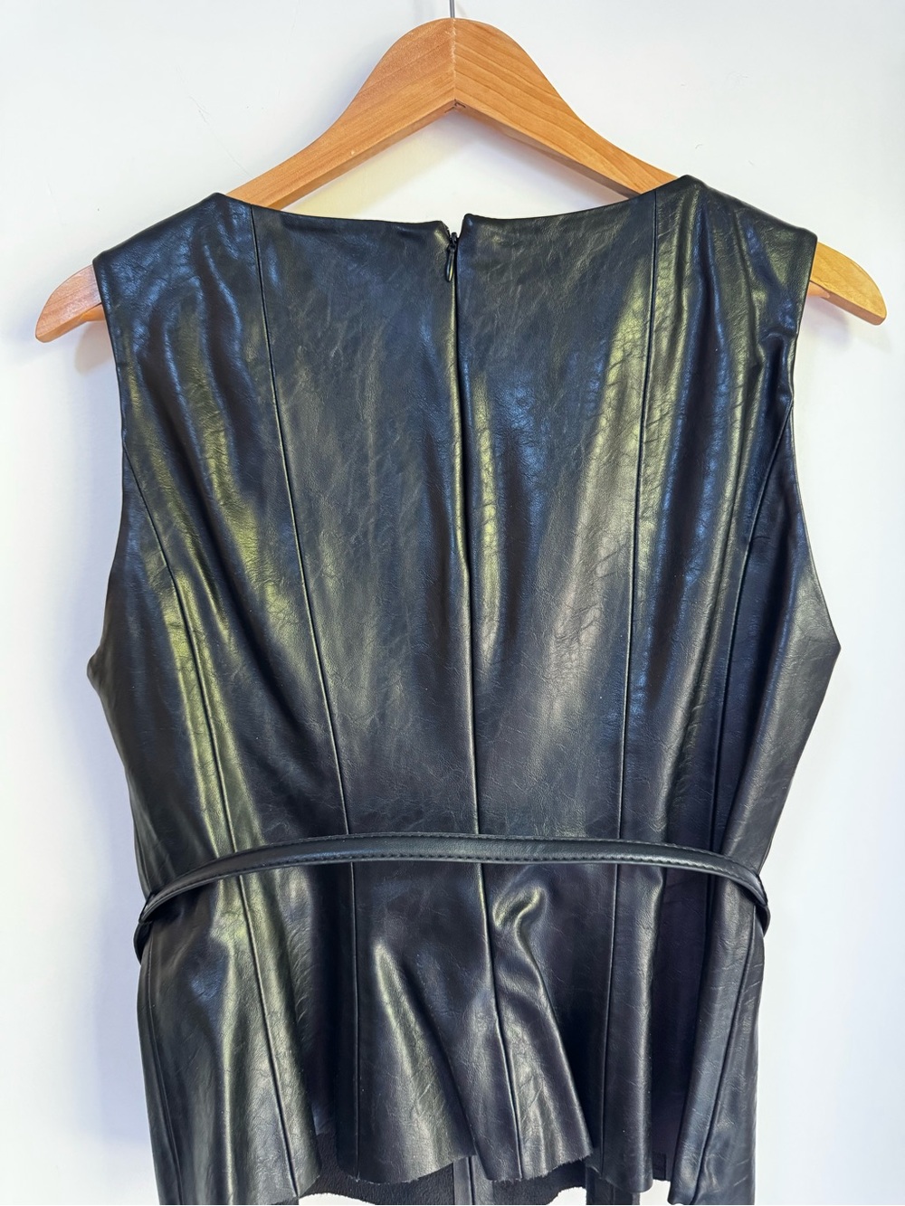 Zara Black Faux Leather Sleeveless Belted Vest - Picture 4 of 6